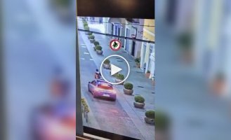 In Italy, a migrant tried to provoke the police