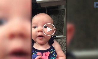 Глухая от рождения девочка впервые слышит голос мамы