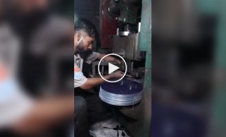 Fake counterfeits: how cutlery is made in Pakistan
