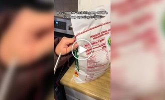 Открываем мешок правильно