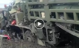A Russian S-350 Vityaz anti-aircraft missile launcher that ran into its mines in the Lugansk region