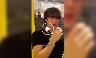 A guy met an unusual Australian woman on the street