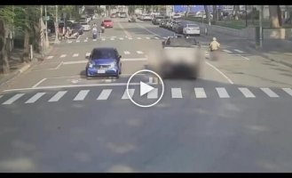 Серійне падіння з мотоцикла