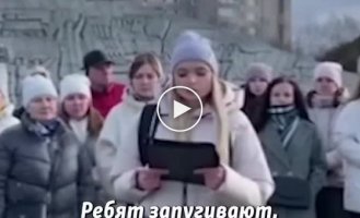 They feed you like they're being slaughtered: Kirov women don't understand anything, the men are fine