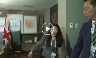 Прем'єр Великобританії прийняв корейського перекладача за Президента