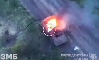 Soldiers of the Presidential Brigade destroy enemy equipment together with Russian invaders