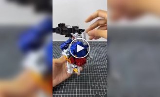 Робот із канцелярських затискачів