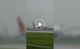 Экстремальная посадка самолета при сильном ветре