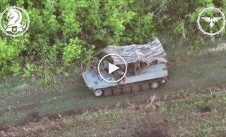The same fragment where the Ukrainian Bradley destroys the Russian MT-LB has been published in good quality