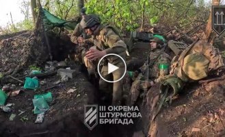 Бойцы 3-й ОШБр берут в плен оккупантов в Тернах на Донетчине