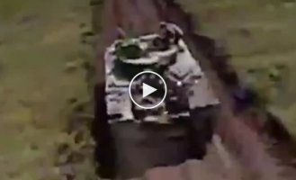 Bakhmut direction, Ukrainian FPV drone hits Russian BMD-4M with armored infantry