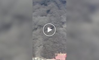 Тушение пожара в корейском логистическом центре