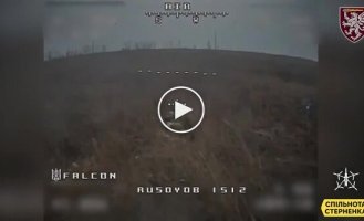 Ukrainian military using FPV drones destroy a Russian assault group near Bakhmut