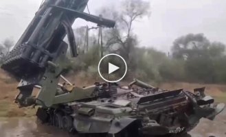 Destroyed Russian TOS-1A "Solntsepek" on the left bank of the Kherson region