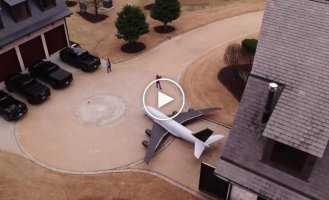 Самая большая в мире летающая модель Airbus A380 создана в США