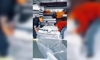 Packing a sleeping mattress at the factory