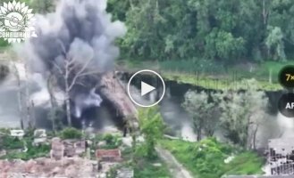 Destruction of bridge by air strikes on Russian territory