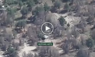 Прикордонники знищили човен та чотири ворожі автомобілі, які окупанти використовували з логістичною метою