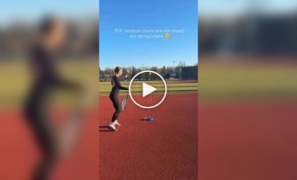 Теннисный тренажер для отработки ударов