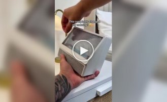 Уютный будильник с имитацией солнца над океаном