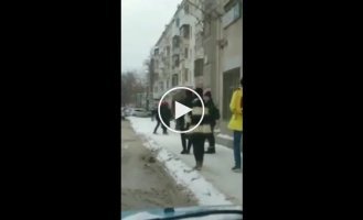 Приключения цирковых слонов на заснеженных улицах Екатеринбурга