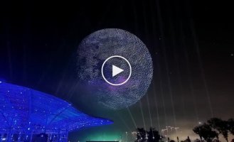 В китайском городе Лиюян одновременно запустили 16 тысяч дронов, установив новый мировой рекорд