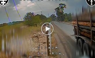 Воїни 53-ї ОМБр атакували КамАЗ, який вез колоди для укриттів, буханець і Ниву на Лиманському напрямку.