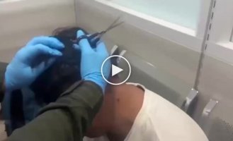 Мужчина спрятал наркотики под париком