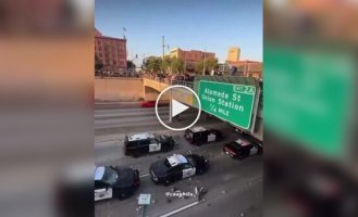 Необычная засада на полицейских в США