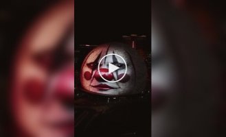 Огромное лицо клоуна в Лас-Вегасе