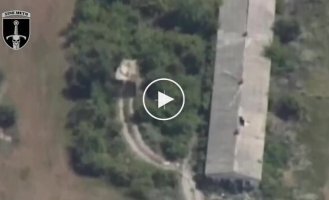 Ukrainian defenders from the HIMARS MLRS destroyed the enemy BC squad