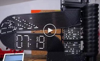 Часы, которые показывают время шариками