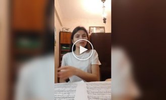 Вокальное занятие с неожиданными спецэффектами