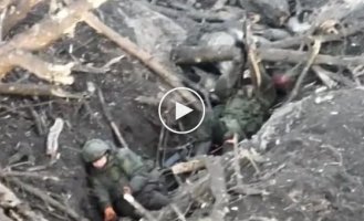 Soldiers of the 30th Mechanized Infantry Brigade destroyed a group of Russian invaders with precise drops from a drone.