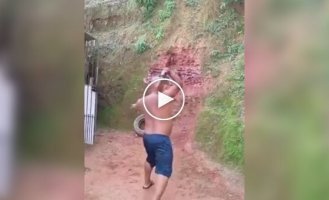 A lucky day for a novice knife thrower