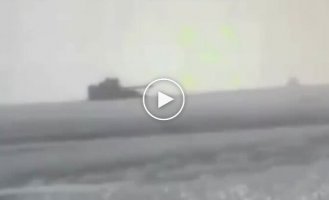 Бійці з ПТРК знищують російський танк Т-72 на Курщині