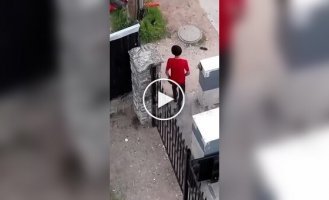 Поліцейський дрон переслідує наркоторговця