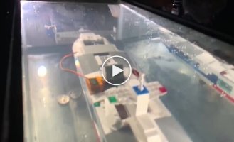 Lego-подлодка, умеющая запускать ракеты