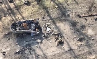 A Russian BMD-2 with landing troops hit a mine near the village of Krynki in the Kherson region