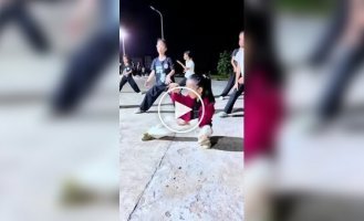 Самый строгий мастер: пятилетняя девочка тренирует учеников в Китае