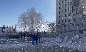 Видео с разрушенным зданием Николаевской обладминистрации, по которому нанесли ракетный удар оккупанты