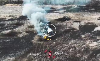 Ukrainian drones drop grenades into the hatches of Russian armored vehicles in the Avdeevsky direction