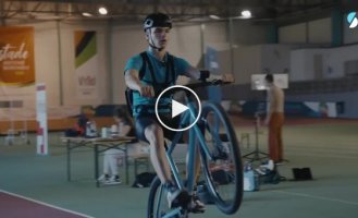 Французький велосипедист встановив світовий рекорд, проїхавши 150 км на задньому колесі