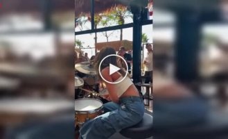 Кристин Беджани: барабанщица, которая превращает музыку в шоу