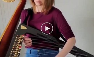 Playing Muse on an electric harp