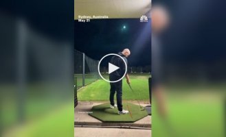 Австралийский гольфист случайно заснял метеор