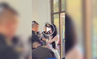 Ледибои в тайских военкоматах