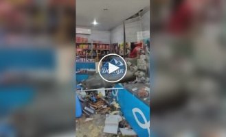 Russian pilots lost a FAB-1500 aerial bomb over occupied Yenakievo and hit a grocery store with it
