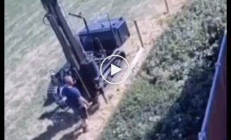 Во время установки забора рабочие повредили подземную газовую магистраль