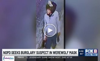 Werewolf Robs Store Under the Moon